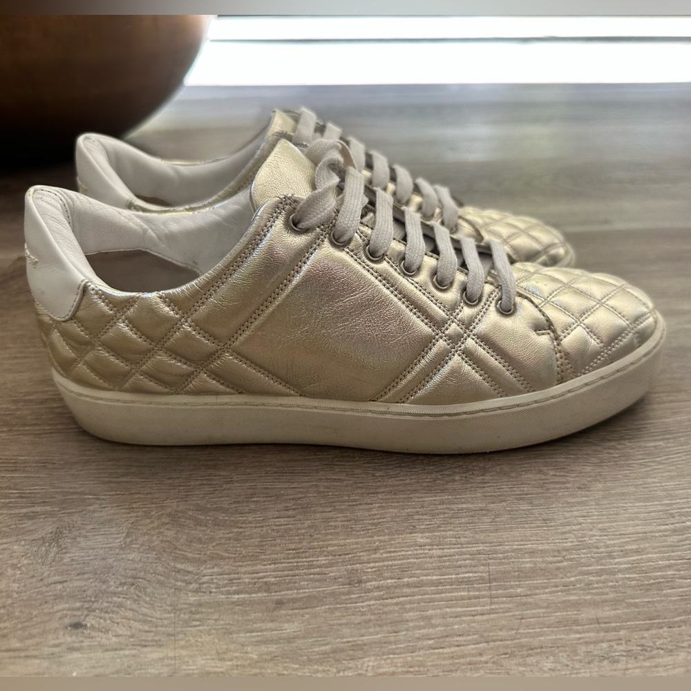 Burberry Westford Quilted Metallic Leather Low Top Sneaker Gold Sz 38 EU - Picture 3 of 6